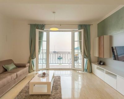 4 - JASMIN LUSH Boutique Pine Tree apartments